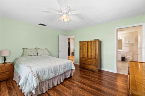House in Dunedin, Florida 3 bedrooms, 193.42 sq.m. № 1690801 - photo 20