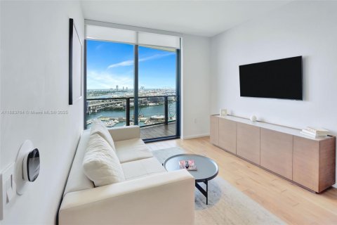 Condominio en Miami, Florida, 1 dormitorio  № 1982793