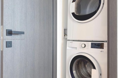 Condominio en venta en Miami, Florida, 1 dormitorio, 47.29 m2 № 1982793 - foto 12