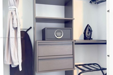 Condominio en venta en Miami, Florida, 1 dormitorio, 47.29 m2 № 1982793 - foto 11