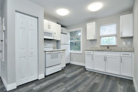 Apartment in Clearwater, Florida 3 bedrooms, 78.04 sq.m. № 1912380 - photo 8