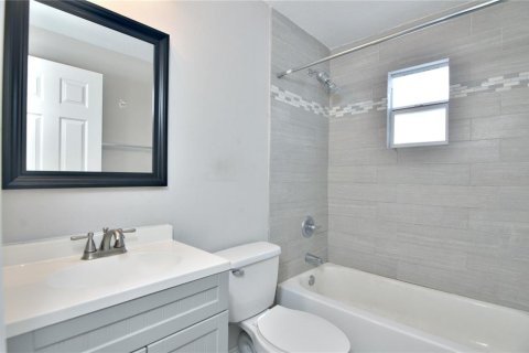 Apartment in Clearwater, Florida 3 bedrooms, 78.04 sq.m. № 1912380 - photo 20