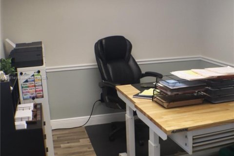 Bureau à Port St. Lucie, Floride № 1221177