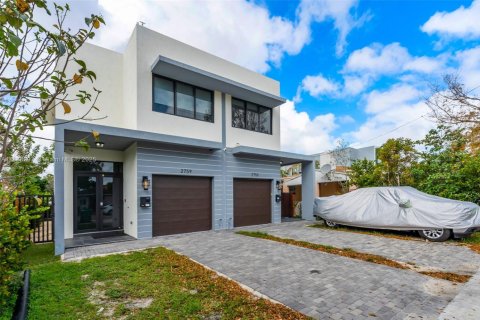 Adosado en alquiler en Miami, Florida, 3 dormitorios, 185.8 m2 № 1939064 - foto 17