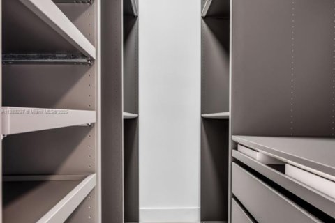 Adosado en alquiler en Miami, Florida, 3 dormitorios, 185.8 m2 № 1939064 - foto 19