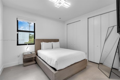 Adosado en alquiler en Miami, Florida, 3 dormitorios, 185.8 m2 № 1939064 - foto 16