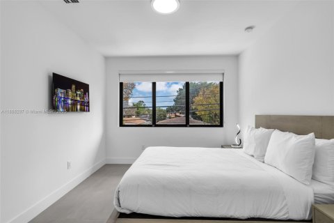 Adosado en alquiler en Miami, Florida, 3 dormitorios, 185.8 m2 № 1939064 - foto 18