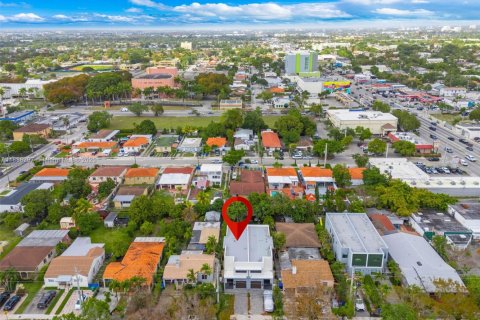 Adosado en alquiler en Miami, Florida, 3 dormitorios, 185.8 m2 № 1939064 - foto 24