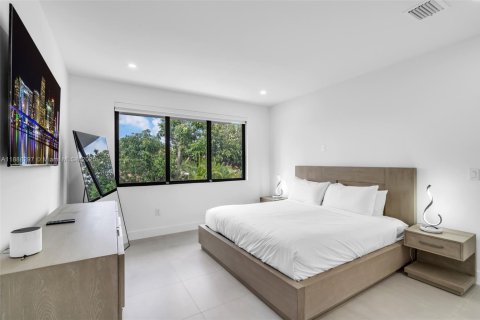 Adosado en alquiler en Miami, Florida, 3 dormitorios, 185.8 m2 № 1939064 - foto 12