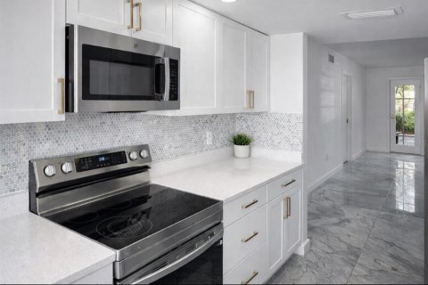 Condominio en venta en North Fort Myers, Florida, 2 dormitorios, 93.65 m2 № 2095568 - foto 6