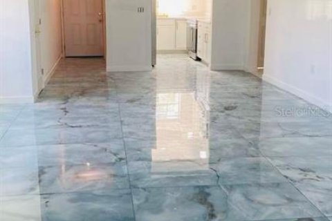 Condominio en venta en North Fort Myers, Florida, 2 dormitorios, 93.65 m2 № 2095568 - foto 8