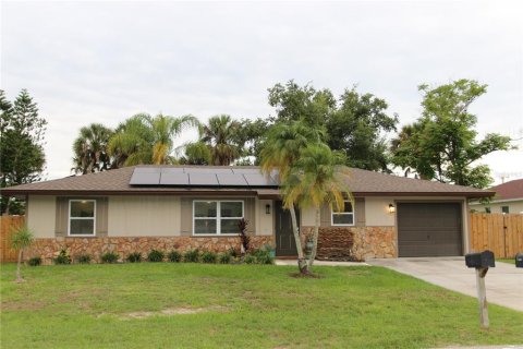 Casa en Port Charlotte, Florida 3 dormitorios, 93.65 m2 № 2124953