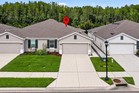 Casa en Land O' Lakes, Florida 3 dormitorios, 142.33 m2 № 2369475
