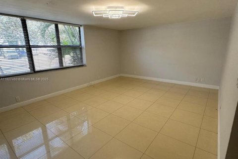 Condo in Aventura, Florida, 3 bedrooms № 2059686 - photo 8