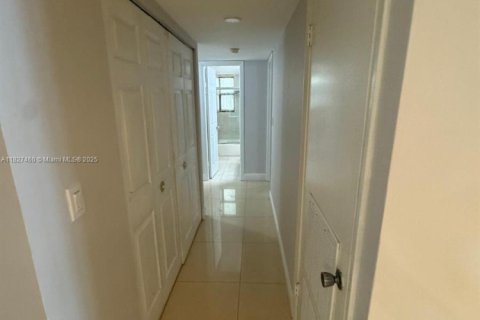 Condo in Aventura, Florida, 3 bedrooms № 2059686 - photo 11