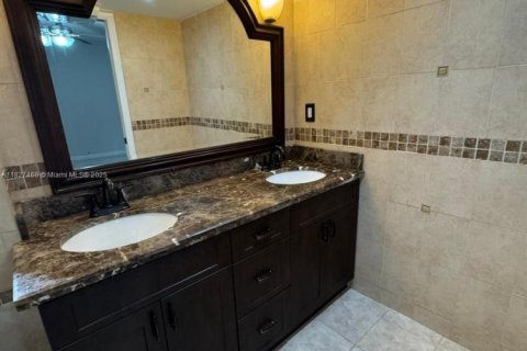 Condo in Aventura, Florida, 3 bedrooms № 2059686 - photo 17