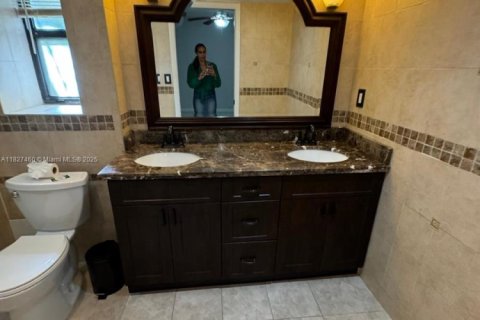 Condo in Aventura, Florida, 3 bedrooms № 2059686 - photo 16