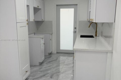 Apartment in Miami Beach, Florida 1 bedroom, 55.93 sq.m. № 2043012 - photo 3