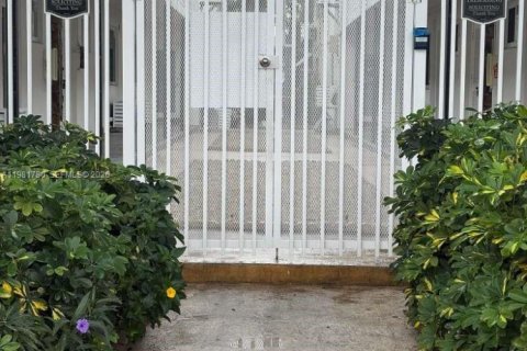 Apartment in Miami Beach, Florida 1 bedroom, 55.93 sq.m. № 2043012