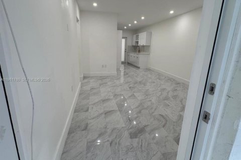 Apartment in Miami Beach, Florida 1 bedroom, 55.93 sq.m. № 2043012 - photo 2