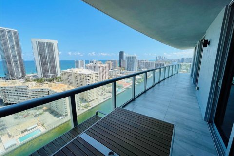 Copropriété à vendre à Hallandale Beach, Floride: 3 chambres, 161.37 m2 № 1697667 - photo 9