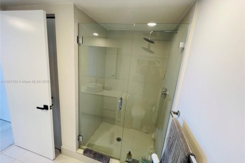 Copropriété à vendre à Hallandale Beach, Floride: 3 chambres, 161.37 m2 № 1697667 - photo 24
