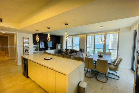 Copropriété à vendre à Hallandale Beach, Floride: 3 chambres, 161.37 m2 № 1697667 - photo 3