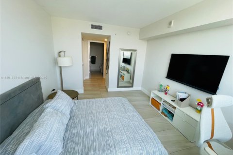 Copropriété à vendre à Hallandale Beach, Floride: 3 chambres, 161.37 m2 № 1697667 - photo 21
