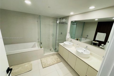 Copropriété à vendre à Hallandale Beach, Floride: 3 chambres, 161.37 m2 № 1697667 - photo 13