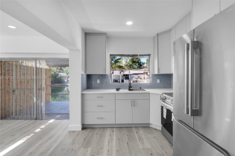 Купить виллу или дом в Майами-Лейкс, Флорида 2 спальни, 123.84м2, № 2024067 - фото 12