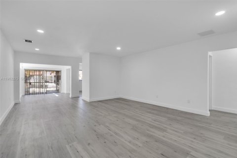 Купить виллу или дом в Майами-Лейкс, Флорида 2 спальни, 123.84м2, № 2024067 - фото 6