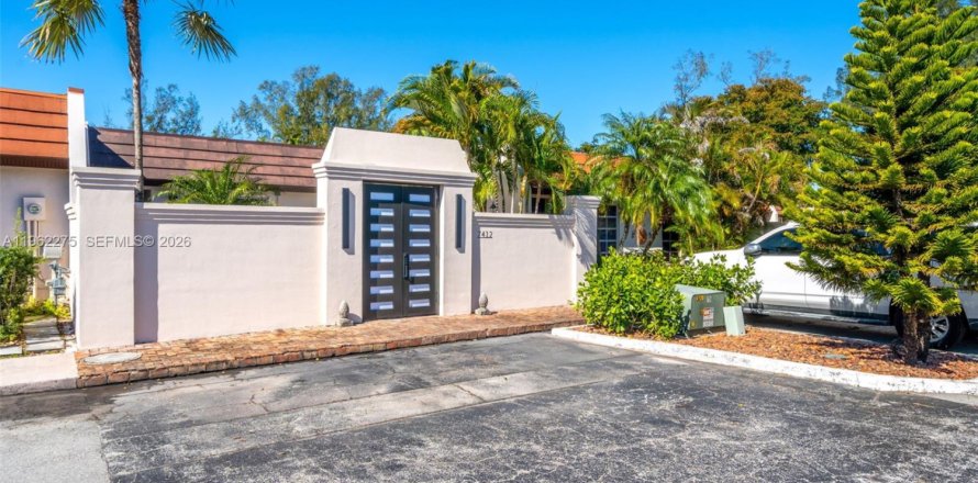 Дом в Майами-Лейкс, Флорида 2 спальни, 123.84м2 № 2024067