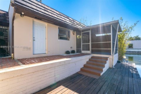 Купить виллу или дом в Майами-Лейкс, Флорида 2 спальни, 123.84м2, № 2024067 - фото 26