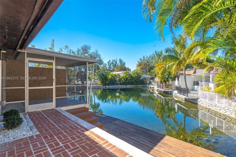 Купить виллу или дом в Майами-Лейкс, Флорида 2 спальни, 123.84м2, № 2024067 - фото 25