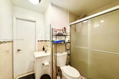 Casa en venta en Miami, Florida, 4 dormitorios, 167.13 m2 № 1945736 - foto 20