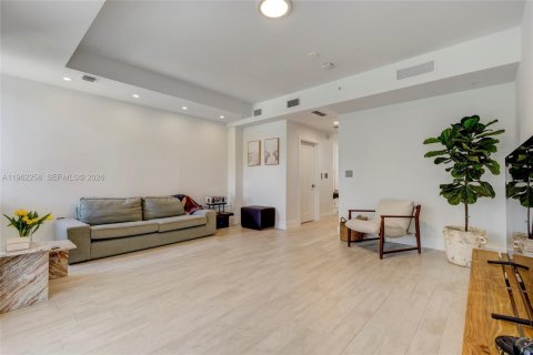 Townhouse in Miami Beach, Florida 3 bedrooms, 232.63 sq.m. № 2024861 - photo 10