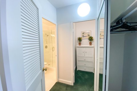 Condo in Palm Beach, Florida, 1 bedroom  № 2177689 - photo 3