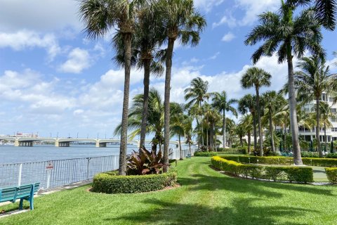 Condo in Palm Beach, Florida, 1 bedroom  № 2177689 - photo 5