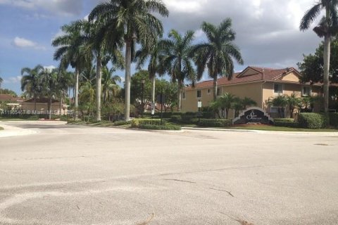 Townhouse in Weston, Florida 2 bedrooms, 105.07 sq.m. № 1956194 - photo 24