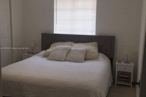 Townhouse in Weston, Florida 2 bedrooms, 105.07 sq.m. № 1956194 - photo 17