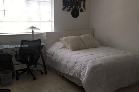 Townhouse in Weston, Florida 2 bedrooms, 105.07 sq.m. № 1956194 - photo 14