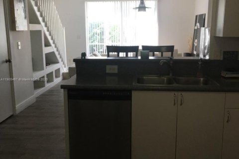 Townhouse in Weston, Florida 2 bedrooms, 105.07 sq.m. № 1956194 - photo 7