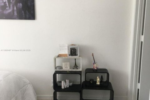 Townhouse in Weston, Florida 2 bedrooms, 105.07 sq.m. № 1956194 - photo 13