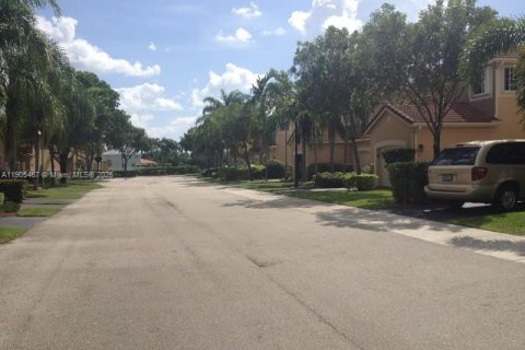 Townhouse in Weston, Florida 2 bedrooms, 105.07 sq.m. № 1956194 - photo 23