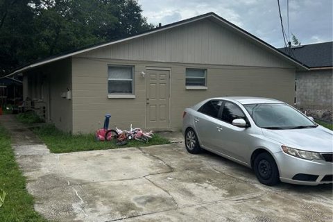 Immobilier commercial à vendre à Tampa, Floride: 4 chambres, 133.78 m2 № 1893879 - photo 1
