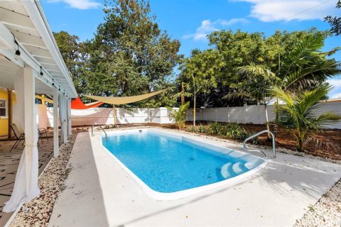 House in Seminole, Florida 3 bedrooms, 83.61 sq.m. № 2114207 - photo 19