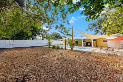 House in Seminole, Florida 3 bedrooms, 83.61 sq.m. № 2114207 - photo 18