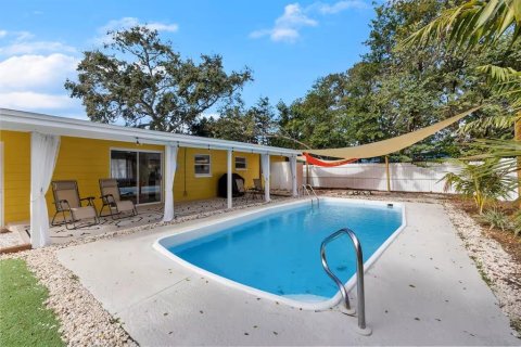 House in Seminole, Florida 3 bedrooms, 83.61 sq.m. № 2114207 - photo 22