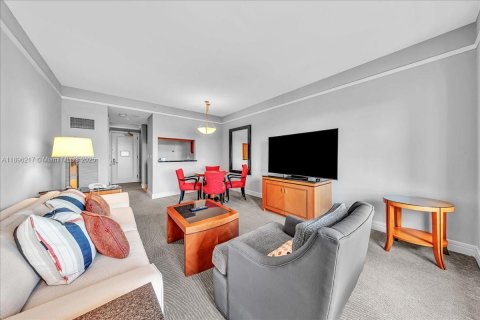 Condo in Miami, Florida, 1 bedroom  № 2081504 - photo 10