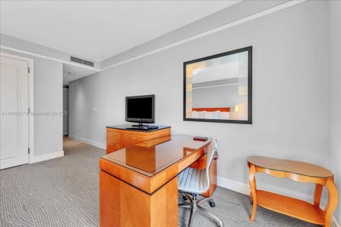 Condo in Miami, Florida, 1 bedroom  № 2081504 - photo 20